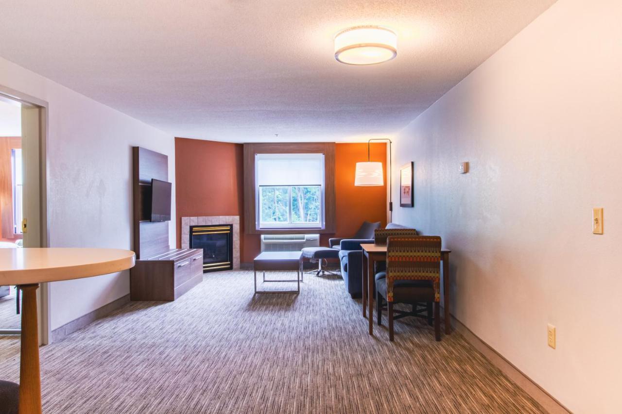 Holiday Inn Express & Suites - Lincoln East - White Mountains By Ihg Екстериор снимка