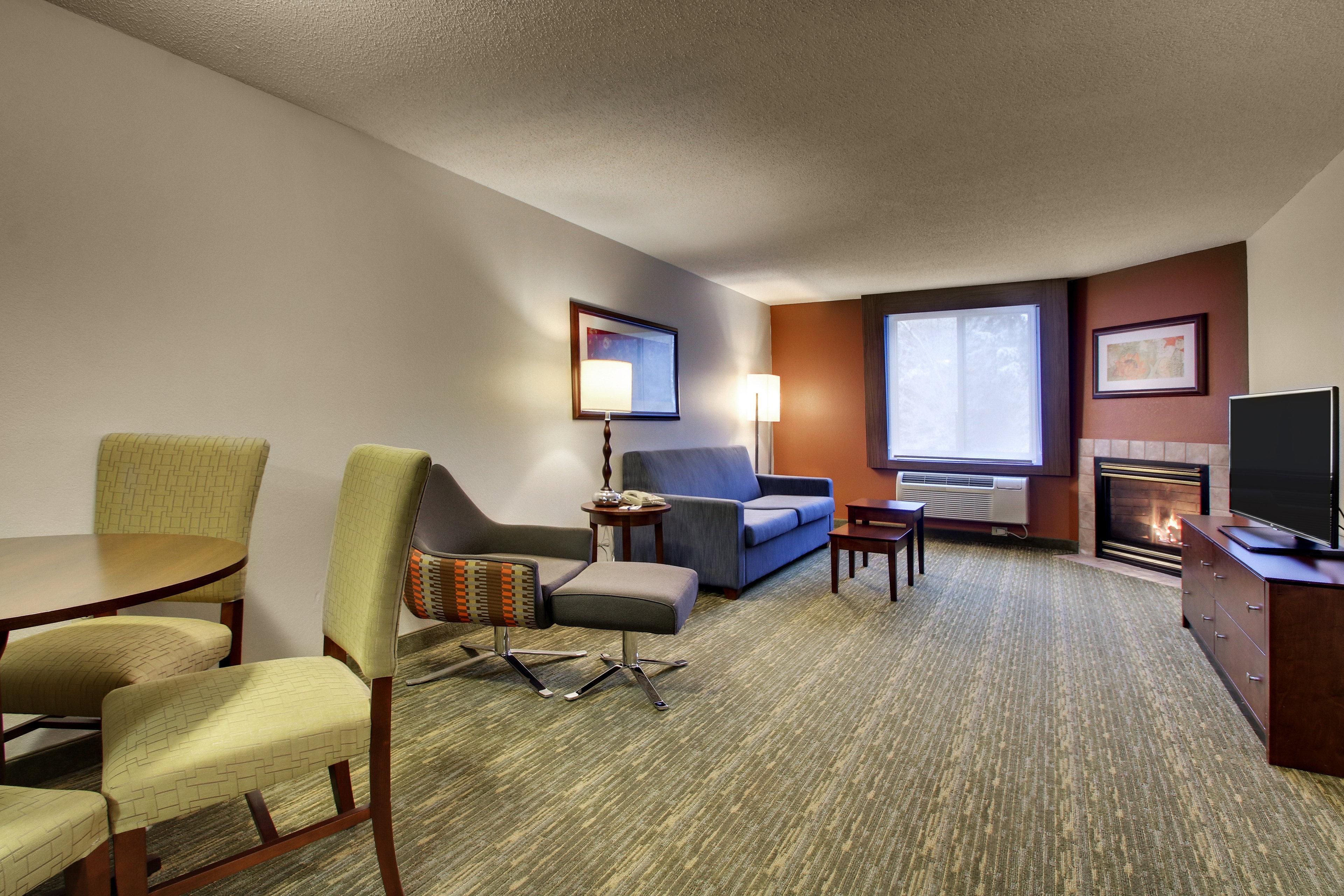 Holiday Inn Express & Suites - Lincoln East - White Mountains, An Ihg Hotel Екстериор снимка