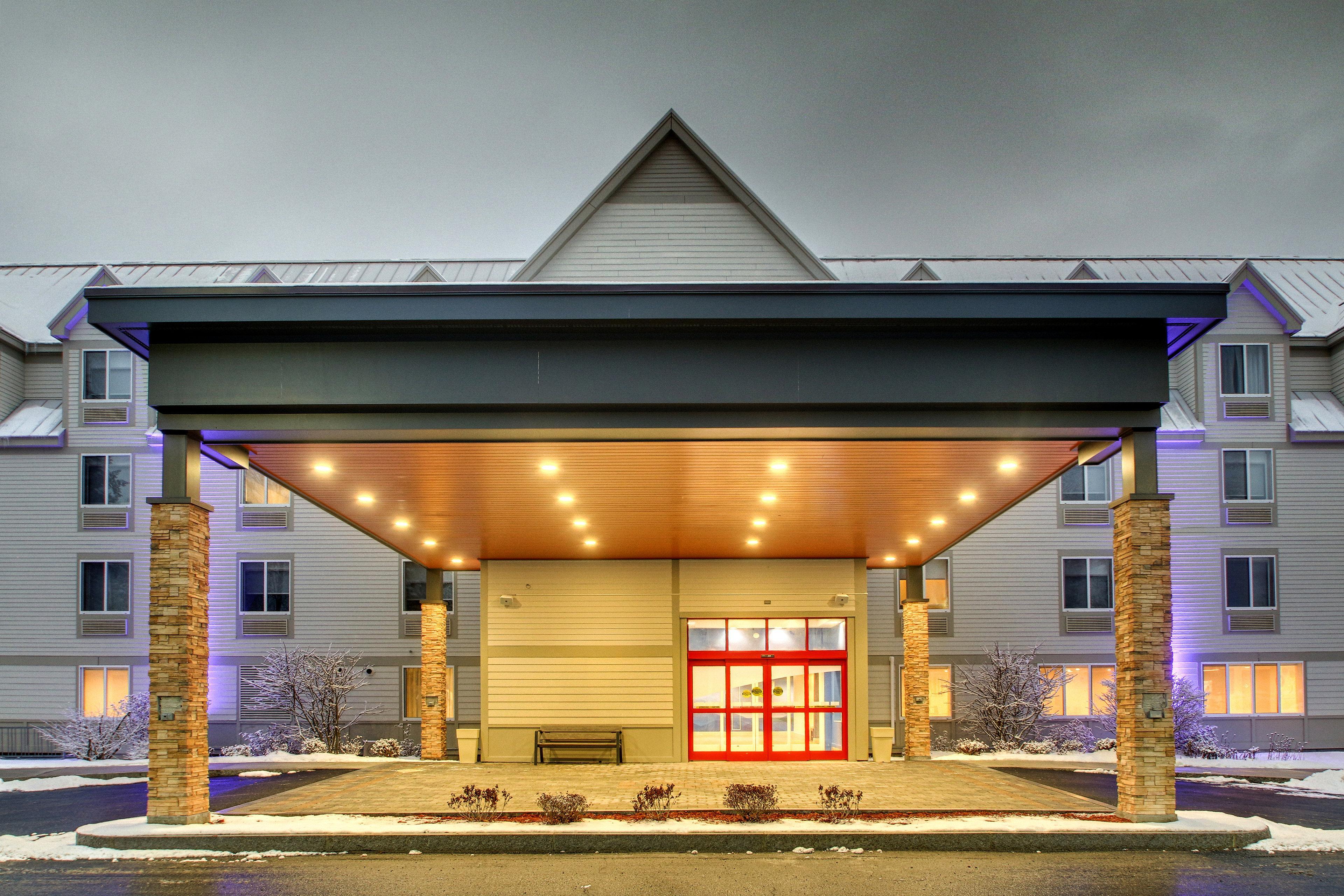Holiday Inn Express & Suites - Lincoln East - White Mountains By Ihg Екстериор снимка