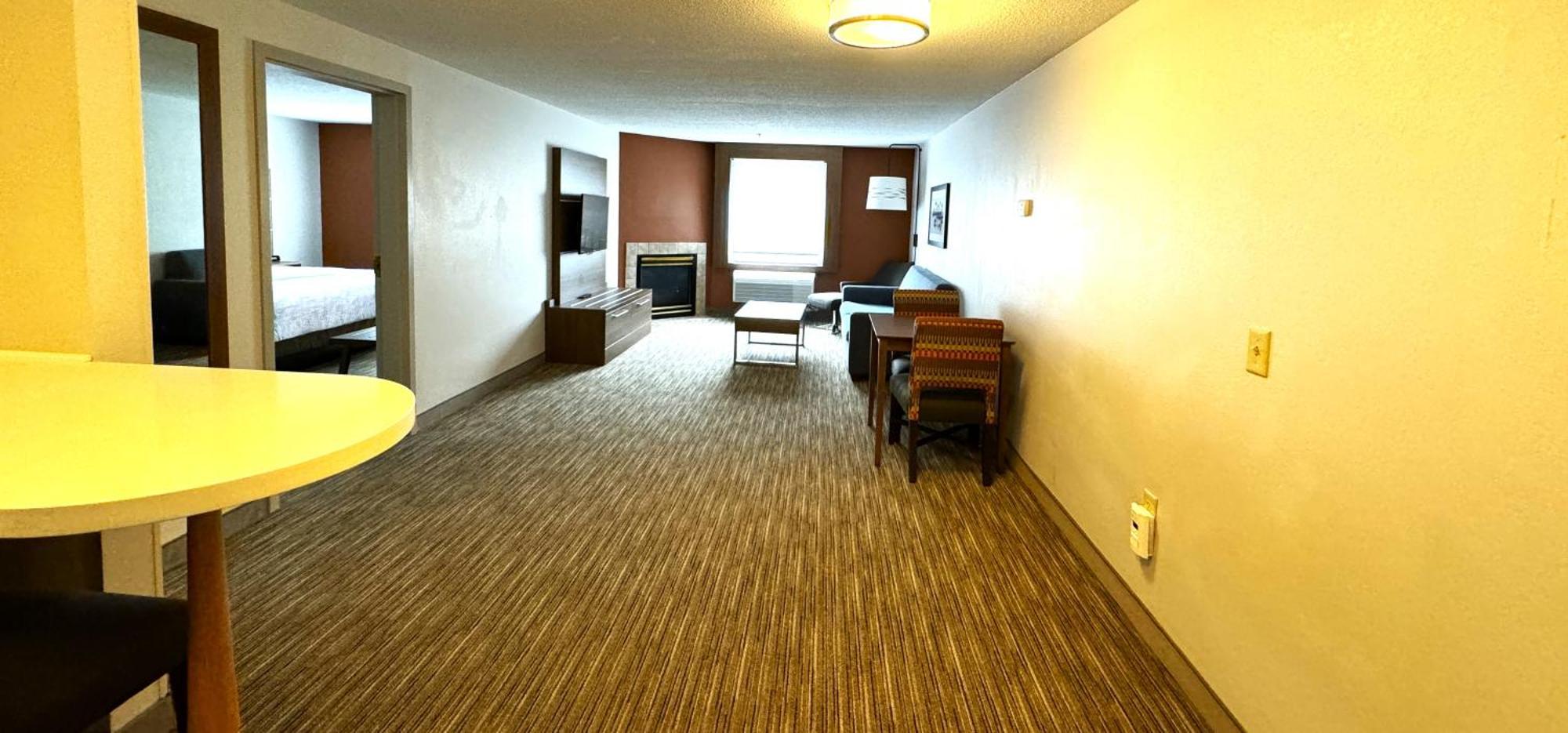 Holiday Inn Express & Suites - Lincoln East - White Mountains By Ihg Екстериор снимка