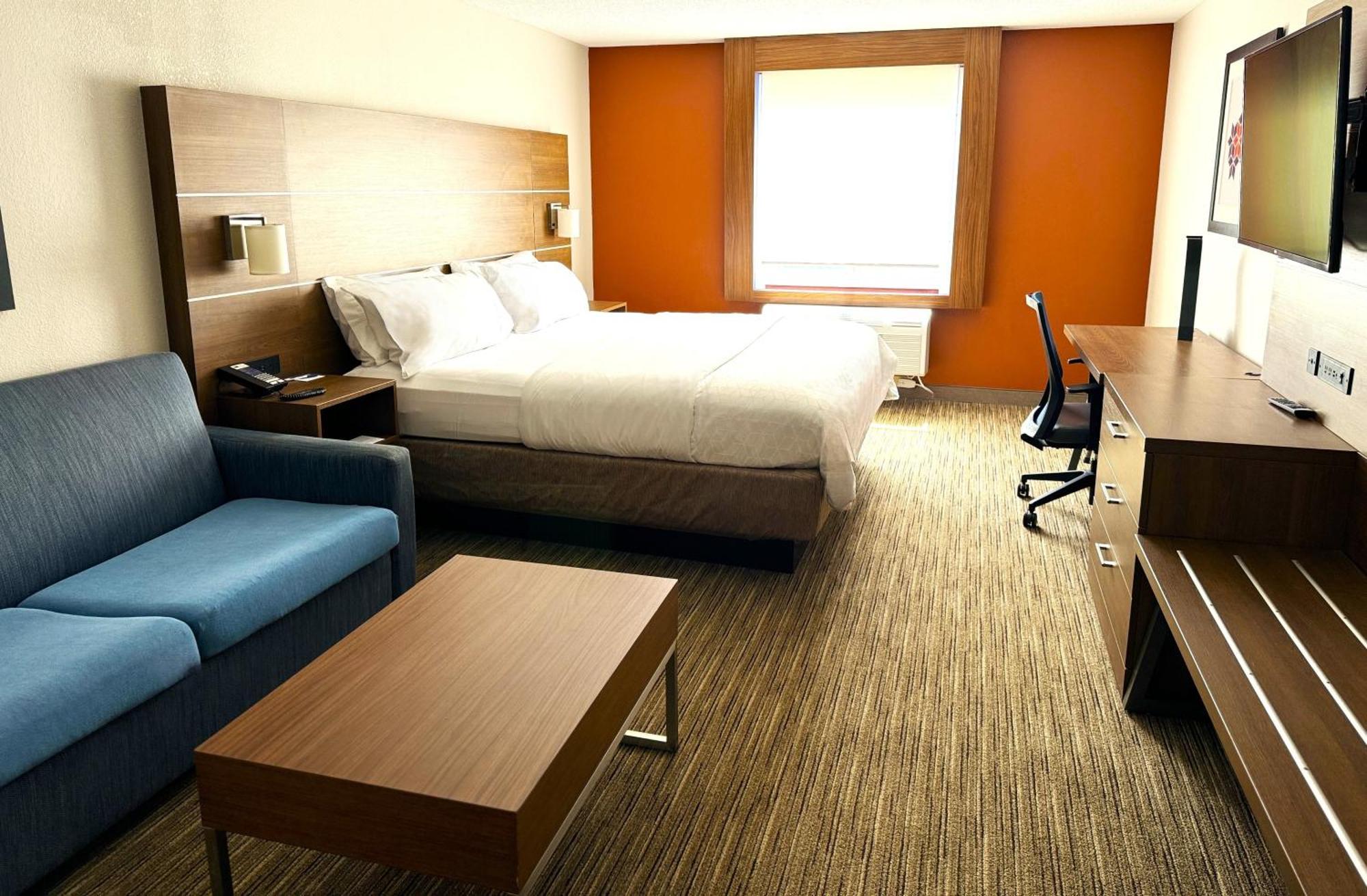 Holiday Inn Express & Suites - Lincoln East - White Mountains By Ihg Екстериор снимка